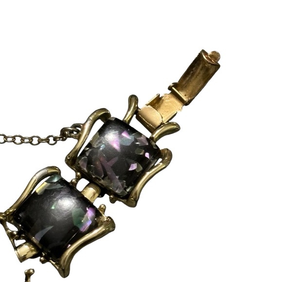 Vintage signed Pegasus CORO black metallic confetti lucite gold toned bracelet. - Picture 3 of 7